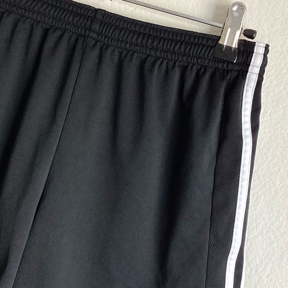 \Adidas\ Climacool Black Shorts - Picture 2 of 16
